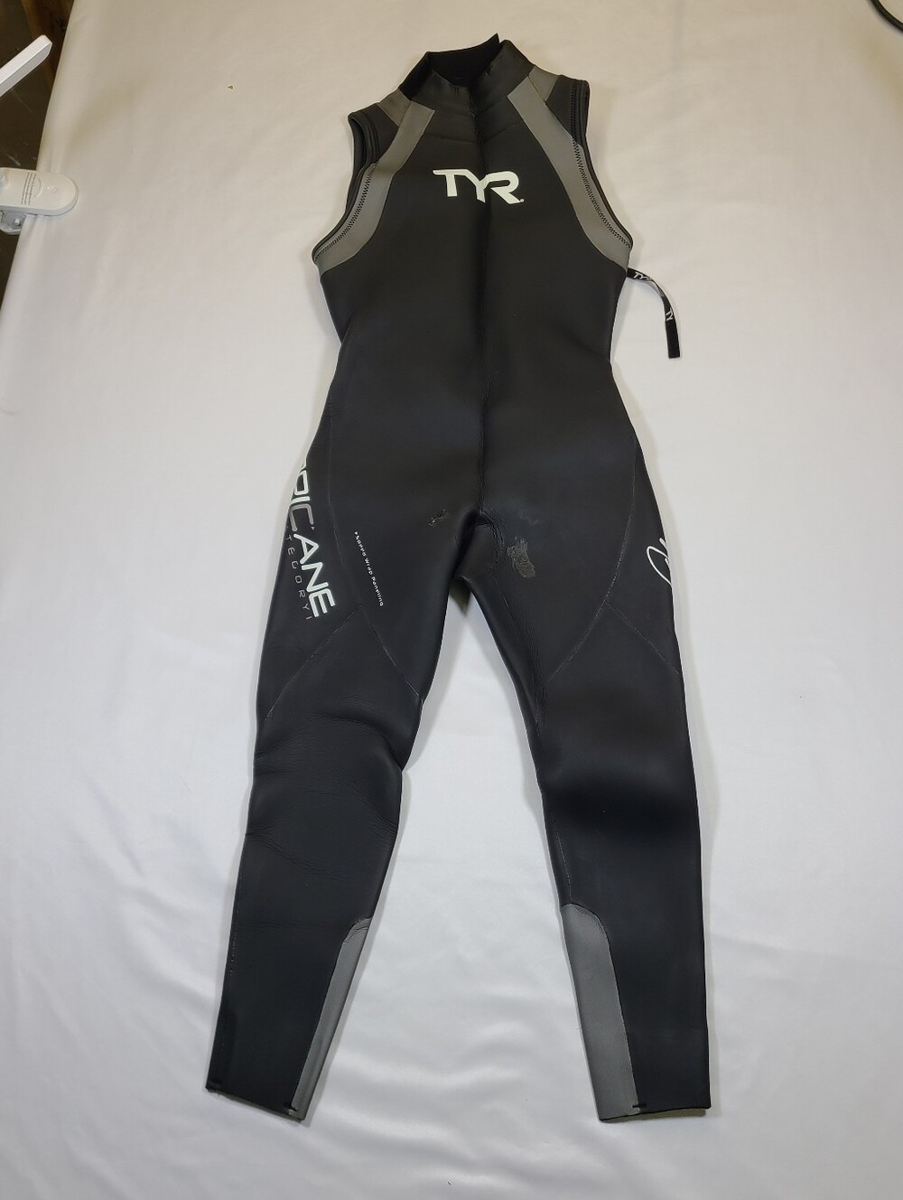 E1 TYR Hurricane Cat 1 Sleeveless Wetsuit Black Mens Size M/L (Triathlon) Flaws